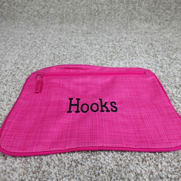 thirty-one Handbags - Thirty-One Pocket-A-Tote Pink Crosshatch Zipper Pouch Hooks Embroidery Organizer